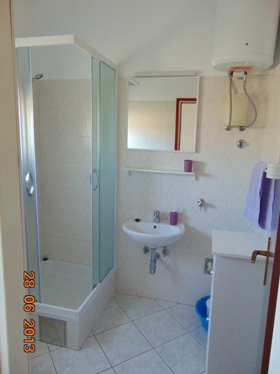 Apartments Borozan Vinišće Cameră foto