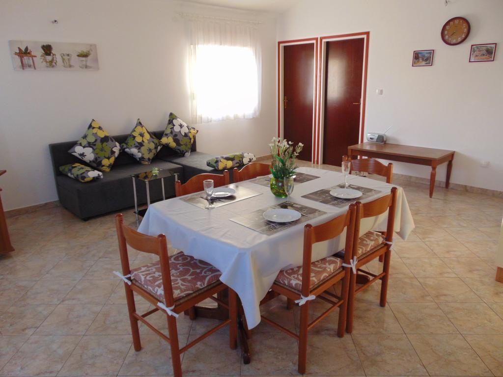 Apartments Borozan Vinišće Cameră foto