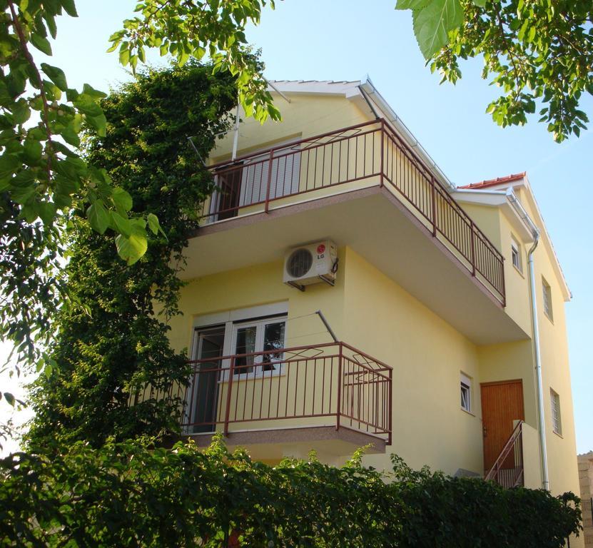 Apartments Borozan Vinišće Exterior foto